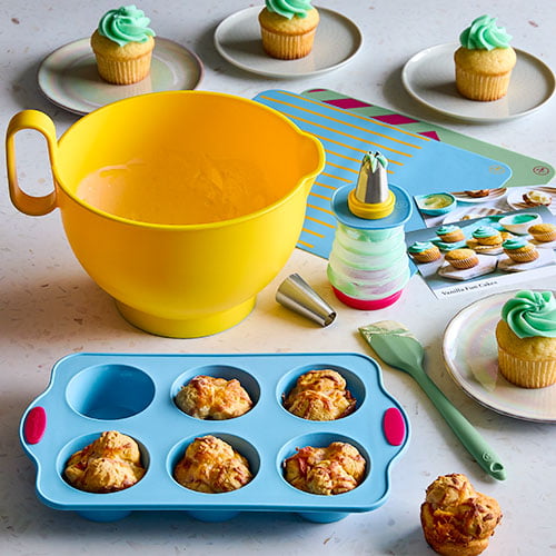 100747-1-lg.jpg Cupcake Baking Set - Image 1