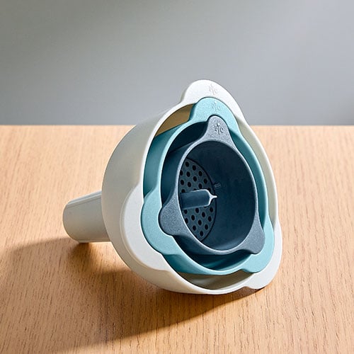 100911-1-lg.jpg Funnels With Strainer - Image 1