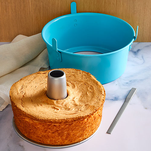 101110-1-lg.jpg Tube Cake Pan - Image 1