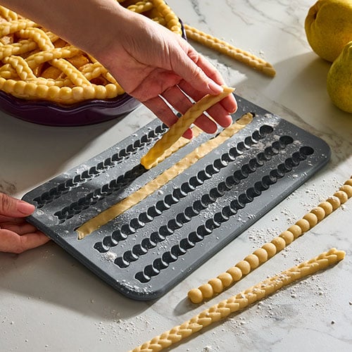 101478-1-lg.jpg Silicone Pie Crust Mold - Image 1