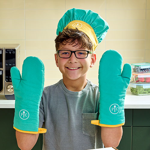 101591-1-lg.jpg Kids Club Chef Hat and Oven Mitts - Image 1